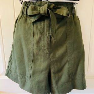 loft outlet paperbag shorts size: 6